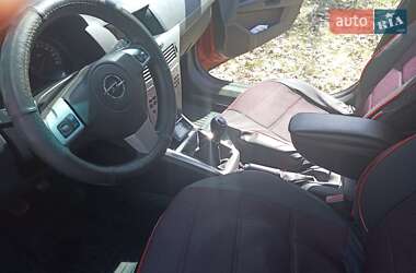 Хэтчбек Opel Astra 2013 в 