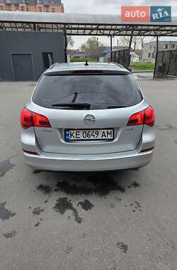 Универсал Opel Astra 2013 в 