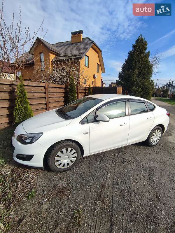 Седан Opel Astra 2020 в 