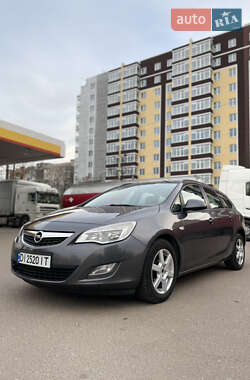 Opel Astra 2011 Opel Astra 2011