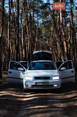Хетчбек Opel Astra 2003 в 