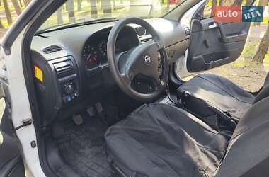 Хетчбек Opel Astra 2003 в 