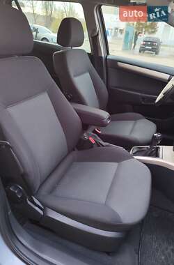 Универсал Opel Astra 2007 в 