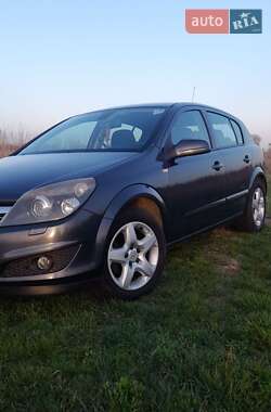 Хэтчбек Opel Astra 2008 в 