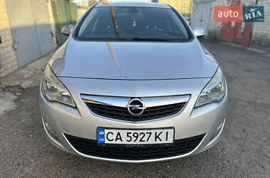 Хэтчбек Opel Astra 2010 в 