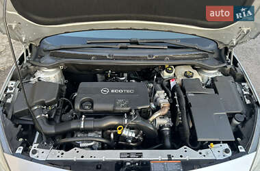 Хэтчбек Opel Astra 2010 в 