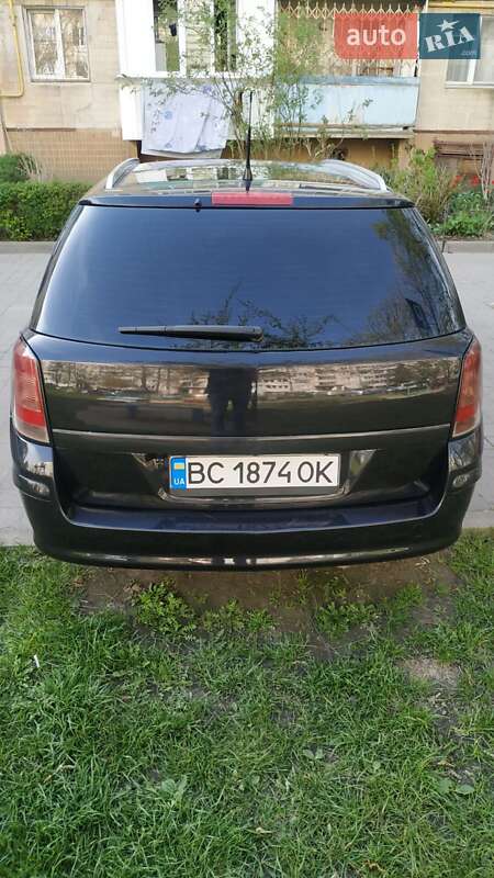 Универсал Opel Astra 2010 в Львове