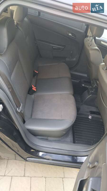 Универсал Opel Astra 2010 в Львове