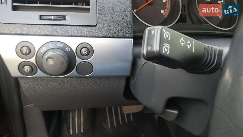 Универсал Opel Astra 2010 в Львове