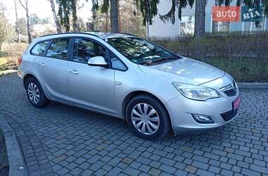 Универсал Opel Astra 2012 в 