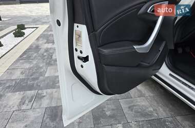 Универсал Opel Astra 2012 в 