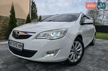Универсал Opel Astra 2012 в 