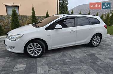 Универсал Opel Astra 2012 в 