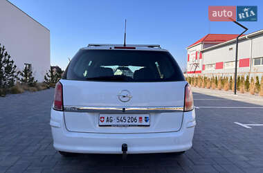 Универсал Opel Astra 2010 в 