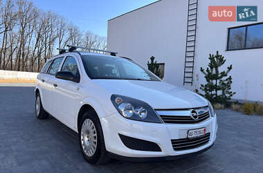 Универсал Opel Astra 2010 в 