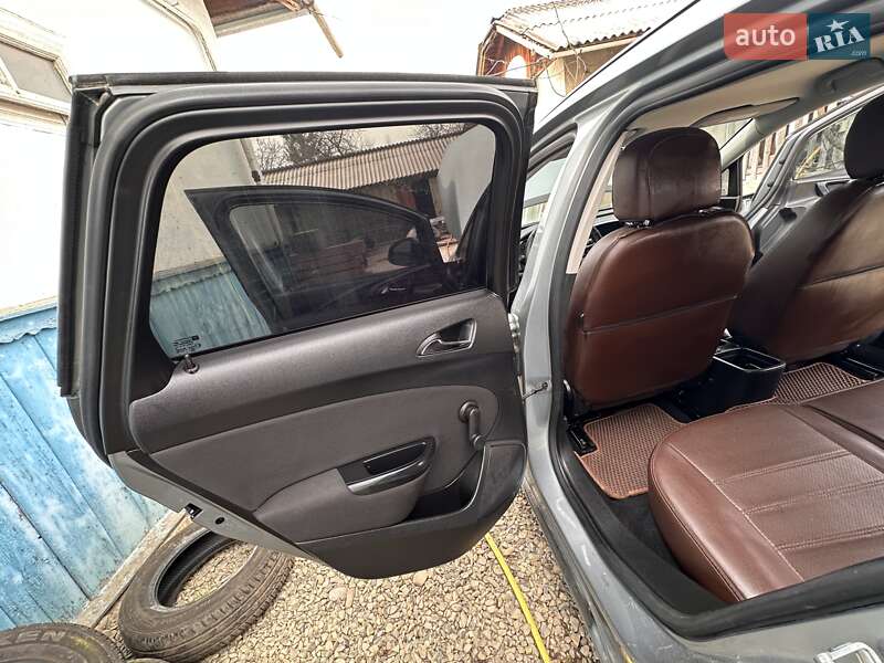 Універсал Opel Astra 2012 в Косові