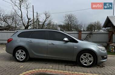 Універсал Opel Astra 2012 в 
