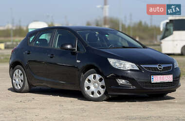Хетчбек Opel Astra 2010 в 
