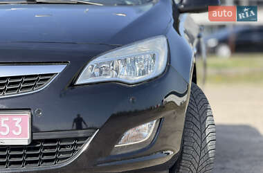 Хетчбек Opel Astra 2010 в 