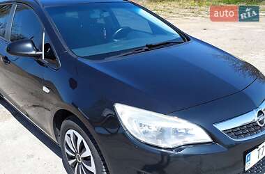 Універсал Opel Astra 2012 в 