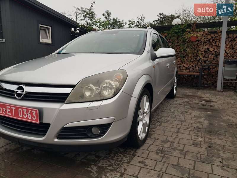 Універсал Opel Astra 2005 в Івано-Франківську