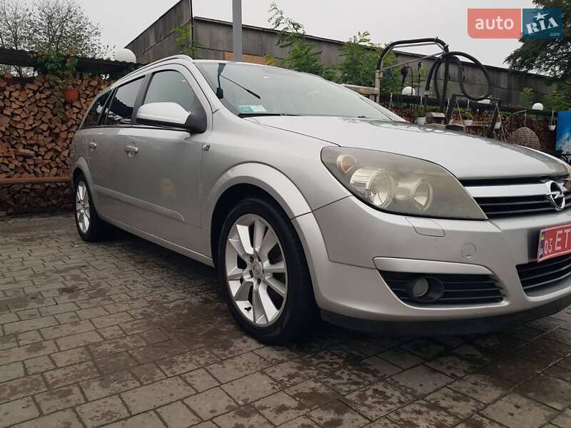 Універсал Opel Astra 2005 в Івано-Франківську