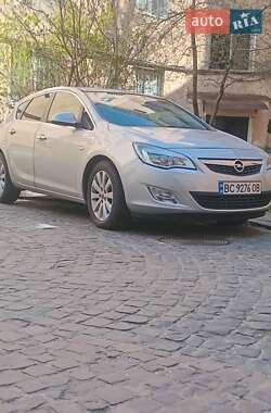 Opel Astra 2010 Opel Astra 2010