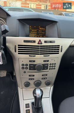 Универсал Opel Astra 2008 в 