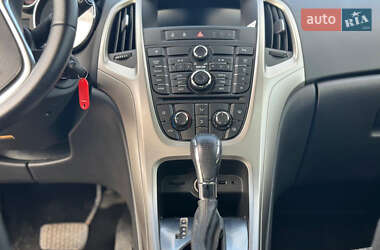 Хэтчбек Opel Astra 2011 в 