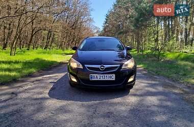 Opel Astra 2011 Opel Astra 2011