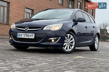 Универсал Opel Astra 2012 в 