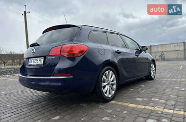 Универсал Opel Astra 2012 в 