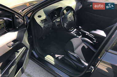Хетчбек Opel Astra 2005 в 
