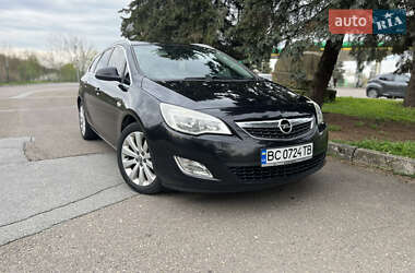 Opel Astra 2011 Opel Astra 2011
