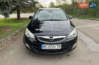 Универсал Opel Astra 2011 в 