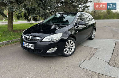 Универсал Opel Astra 2011 в 