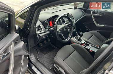 Универсал Opel Astra 2011 в 