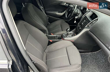Универсал Opel Astra 2011 в 