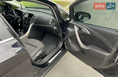 Универсал Opel Astra 2011 в 