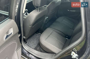 Универсал Opel Astra 2011 в 