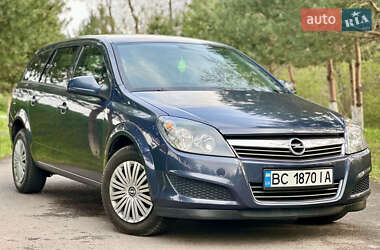 Универсал Opel Astra 2011 в Львове