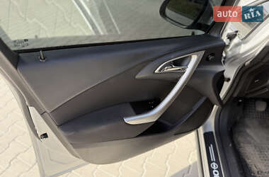 Универсал Opel Astra 2011 в 