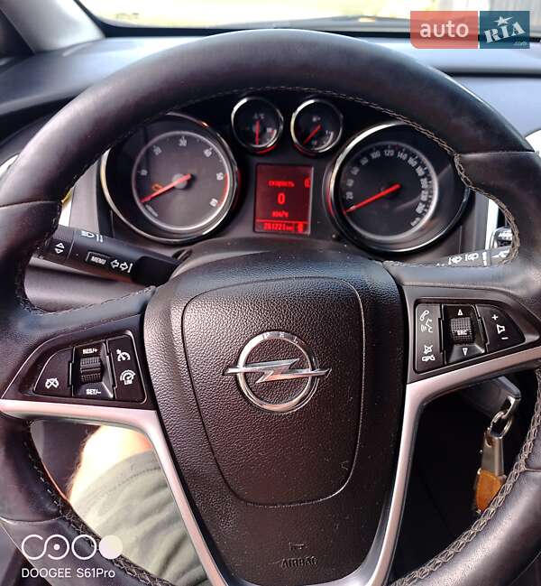 Універсал Opel Astra 2014 в Нересниці