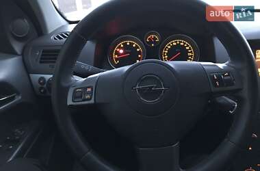 Универсал Opel Astra 2006 в 