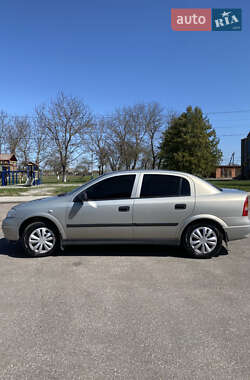 Седан Opel Astra 2005 в 