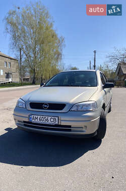 Седан Opel Astra 2005 в 