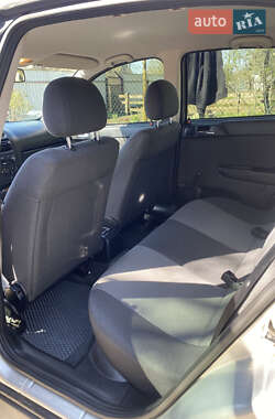 Седан Opel Astra 2005 в 