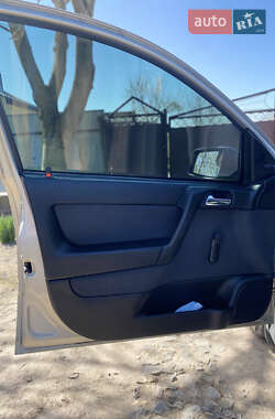Седан Opel Astra 2005 в 
