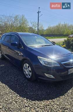 Opel Astra 2012