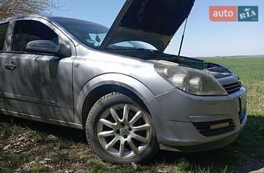 Хэтчбек Opel Astra 2004 в 